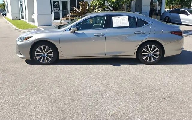 2020 lexus ES