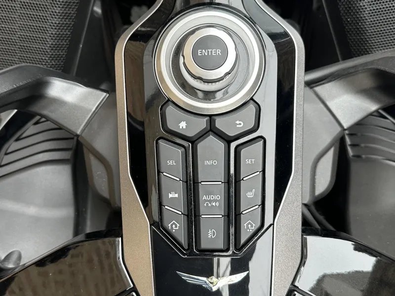 2021 Honda Gold Wing Tour Automatic DCT photo 2