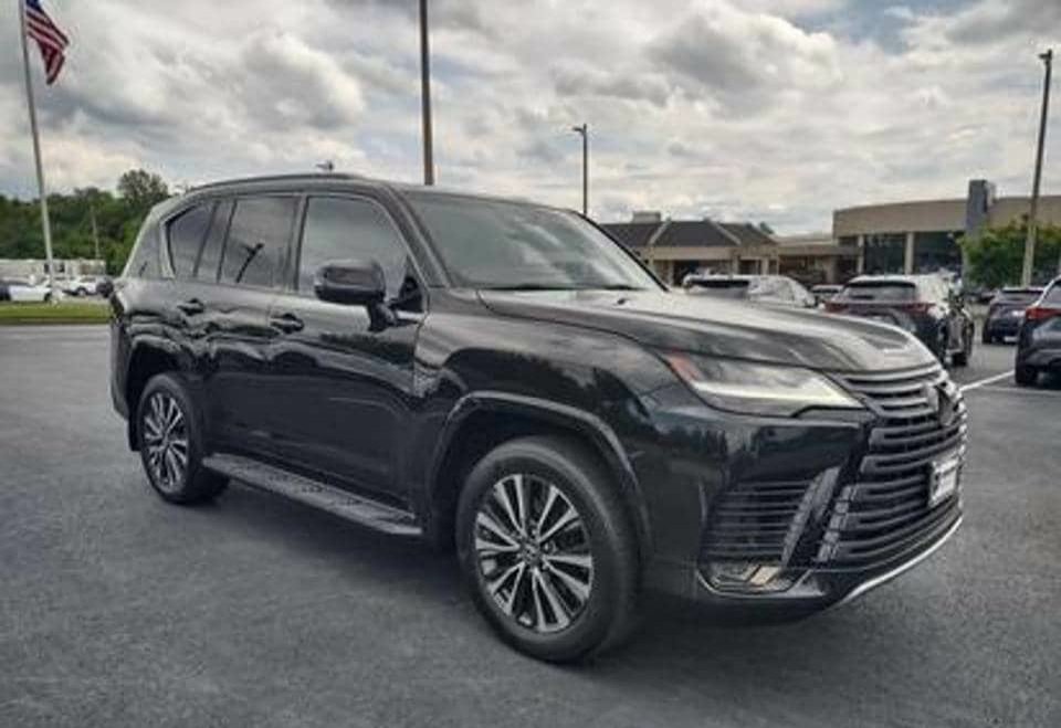2023 lexus LX  Luxury AWD