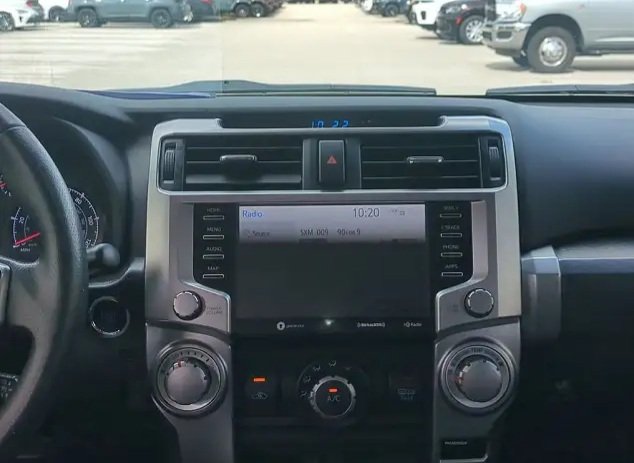 2020 Toyota 4Runner SR5 photo 6