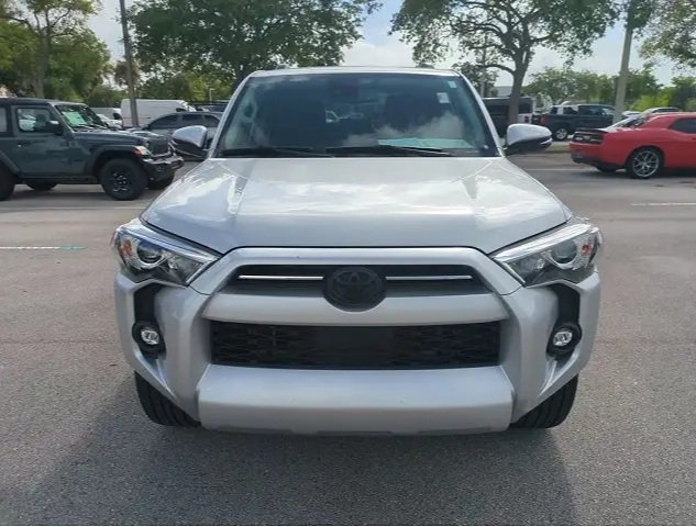 2020 Toyota 4Runner SR5 photo 3