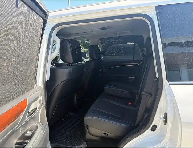 2019 lexus LX 570 photo 1