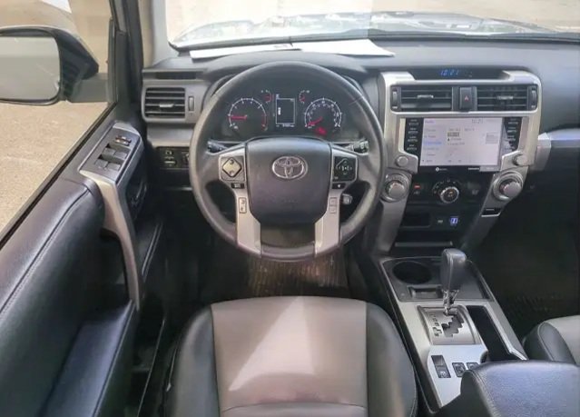 2020 Toyota 4Runner SR5 photo 5