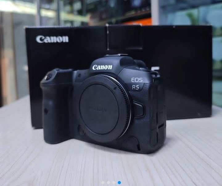 Canon R5 Mark II Camera for sales