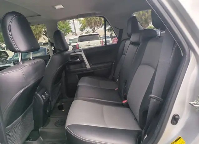 2020 Toyota 4Runner SR5 photo 2