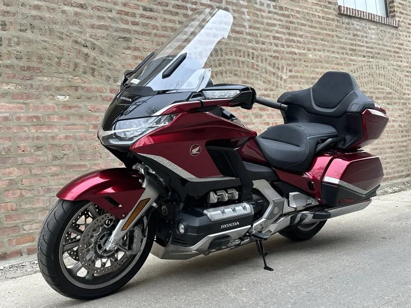 2021 Honda Gold Wing Tour Automatic DCT photo 3