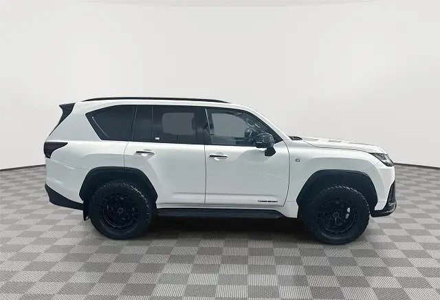 Lexus LX  F sport photo 3