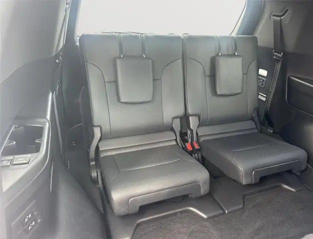 Lexus LX  F sport photo 4