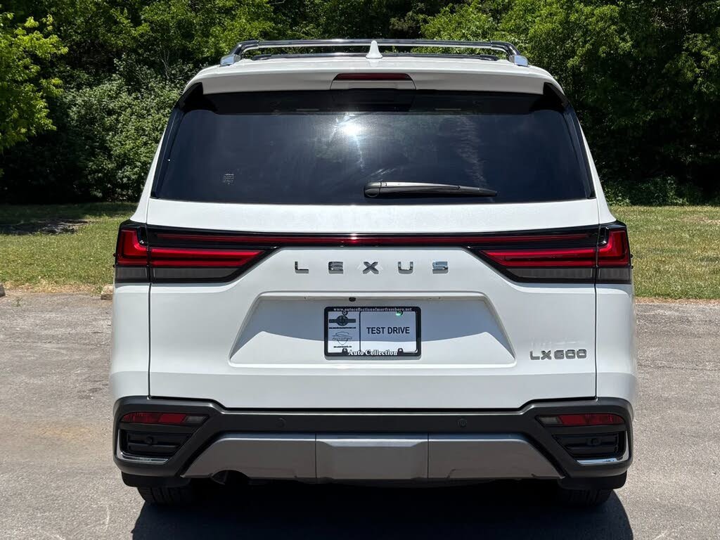 2025 Lexus LX 600 Luxury AWD photo 2