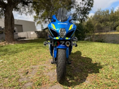For Sale : Used 2018 Suzuki GSX-R1000R photo 3