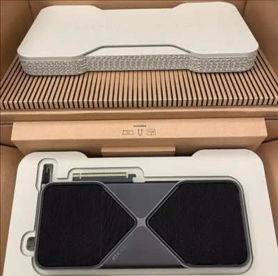 NVIDIA GeForce RTX 5090 Founders Edition FE 32GB photo 2