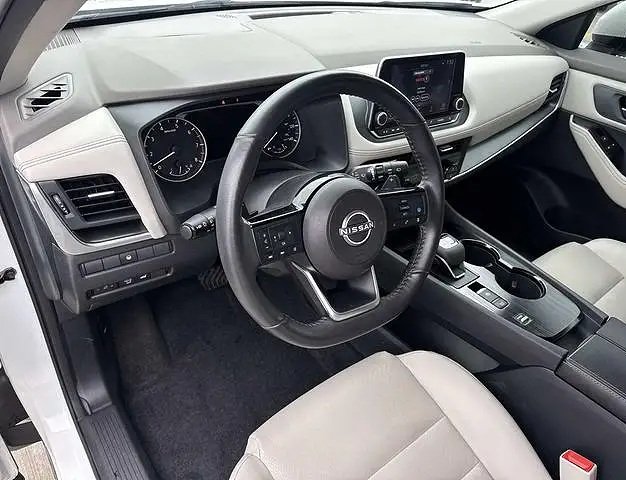 2023 Nissan Rogue photo 2