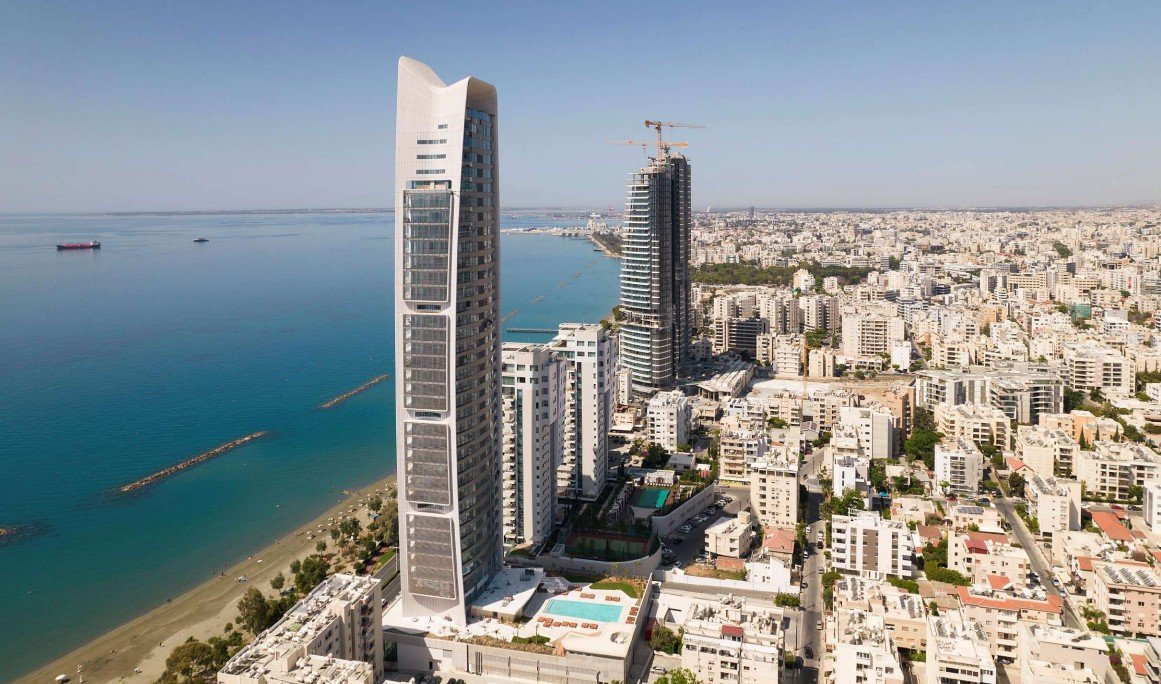 Penthouse 926 m2 Beachfront 5-Bedroom apartment, High ROI, Cyprus
