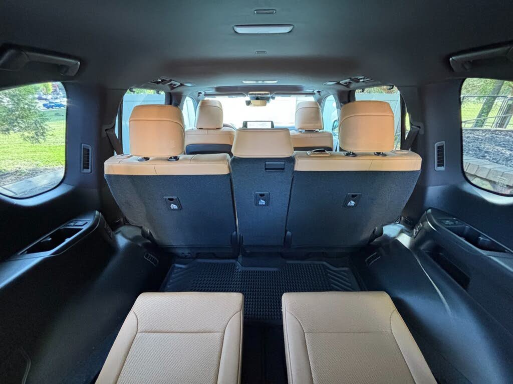 2025 Lexus LX 600 Luxury AWD photo 5