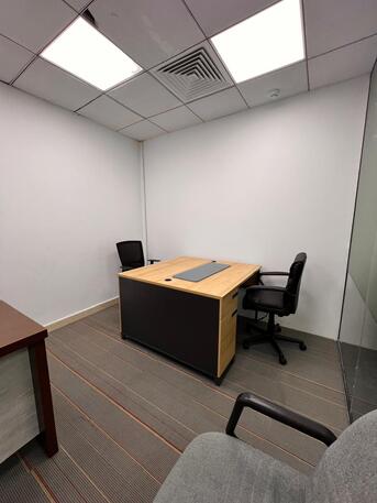 AED 27000,  120 Sq. Feet,  Are You Looking For A Spacious Office In A Prime Location? We’ve Got You Covered! photo 3