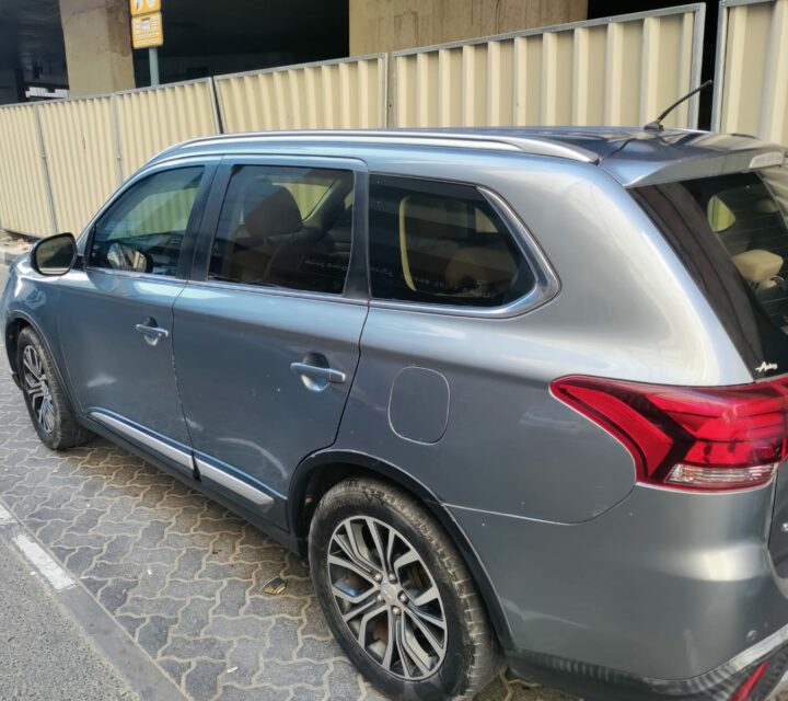 Mitsubishi Outlander 2.5L. G.C.C. SUV 7 seater 2016 Model Car photo 2