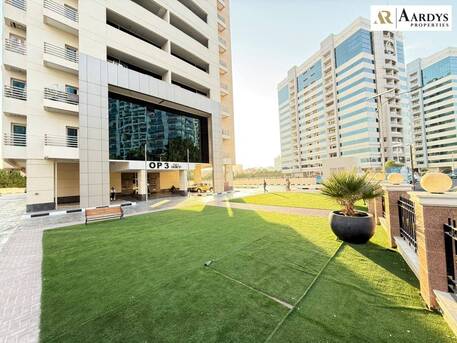 3 BR,  1801 Sq. Feet,  Dubai Real Estate Rents For Apartments, Villas, And Townhouses photo 2