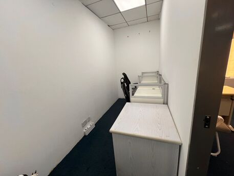 AED 35000,  200 Sq. Feet,  Office With Small Cabin For Rent – AED 35,000/year photo 2