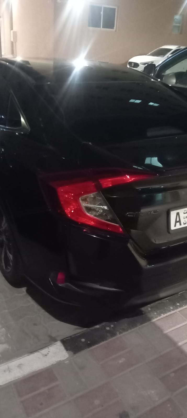 2019 Honda Civic, black exterior, beige interior photo 4