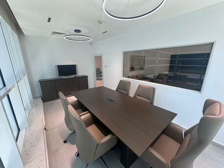 AED 140000,  818 Sq. Feet,  Large Office Space With Furniture And Other All Utilities For Rent / Ready To Occupy photo 2