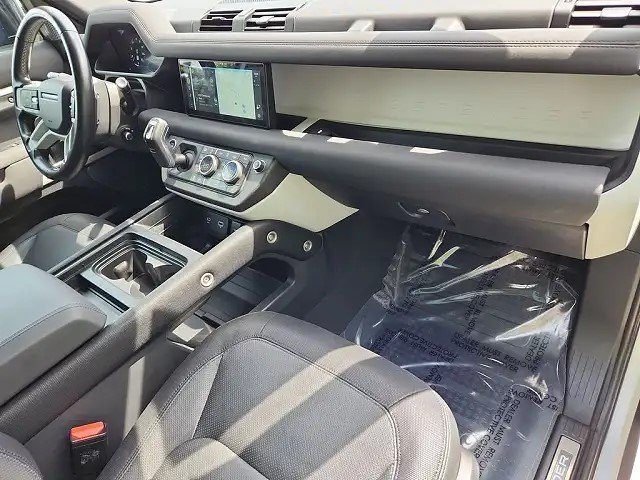 2021 Land Rover Defender 110 X-Dynamic SE photo 4