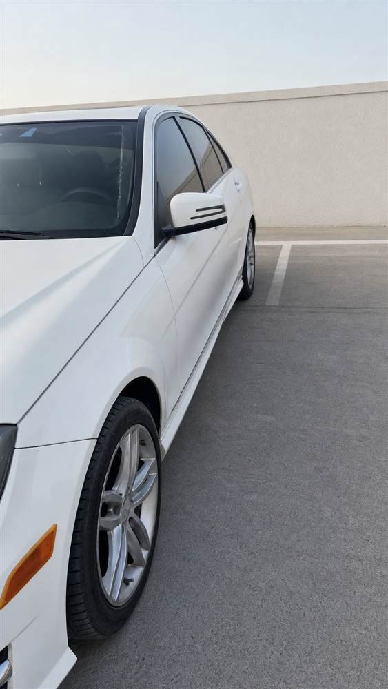 2013 Mercedes-Benz C250 Full Option - Clean Title & Insured photo 4