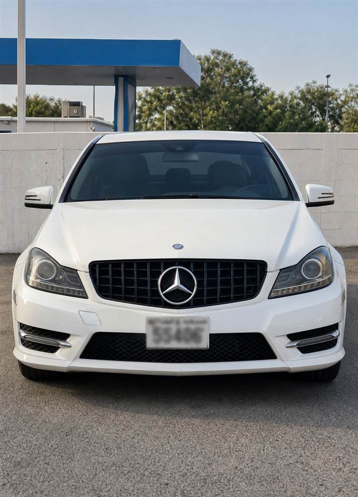 2013 Mercedes-Benz C250 Full Option - Clean Title & Insured photo 2