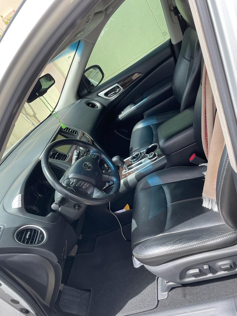 Nissan Pathfinder Full Option SV 4WD