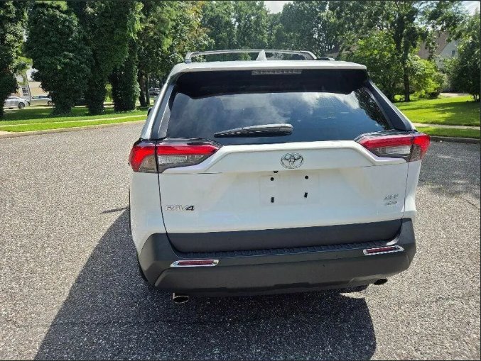 2025 Toyota RAV4 XLE Full Options Gulf Model photo 4