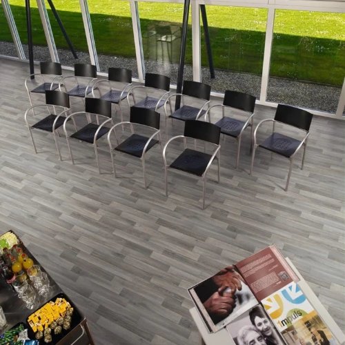 Looking for professional flooring services in Abu Dhabi? photo 6