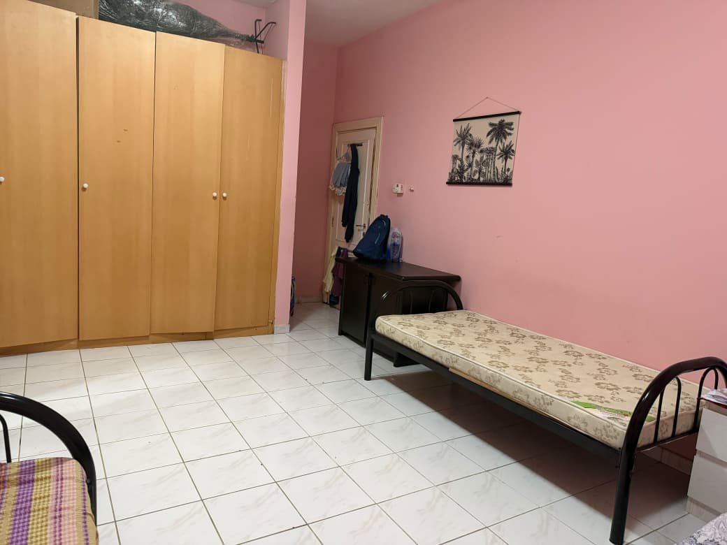 Specious bedspace for Indian working lady near DAFZA photo 2