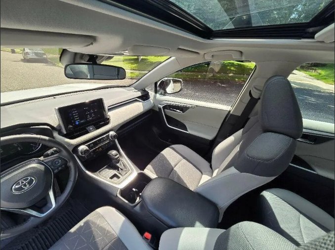2025 Toyota RAV4 XLE Full Options Gulf Model photo 2