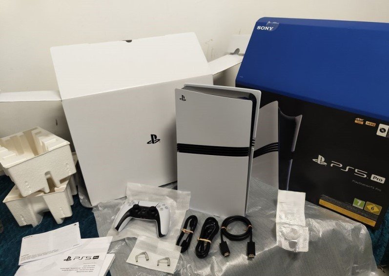 New SONY PS5 Pro photo 2