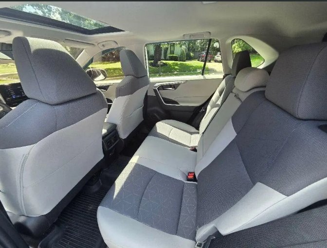 2025 Toyota RAV4 XLE Full Options Gulf Model photo 3