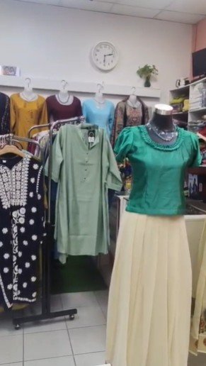 URGENT SALE – RUNNING BOUTIQUE IN SHARJAH | AED 65,000 (NEGOTIABLE) photo 5