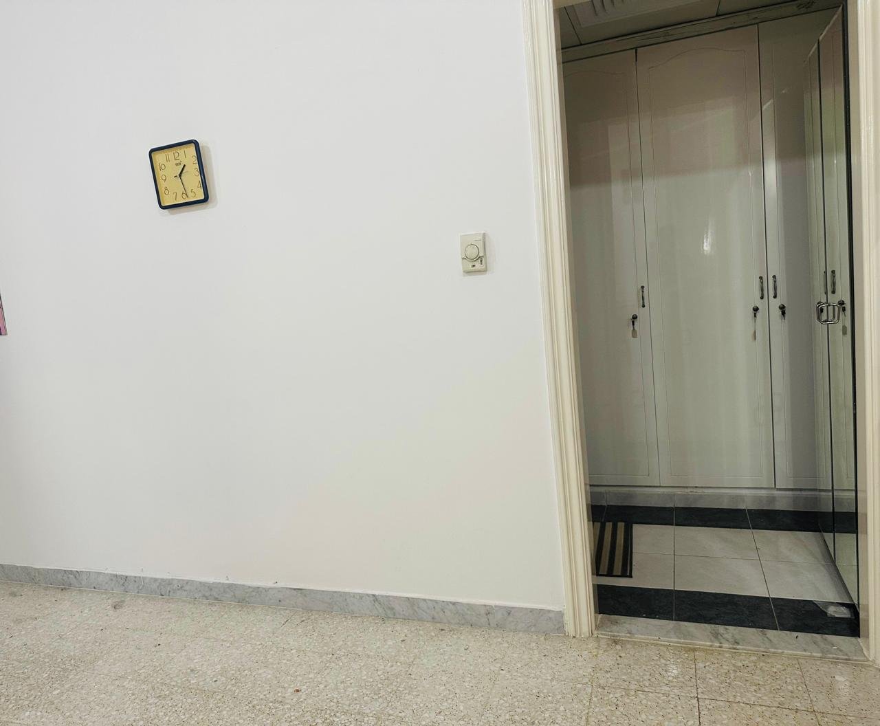 Spacious Master Bed Room with attached Large Bathroom for Rent photo 2