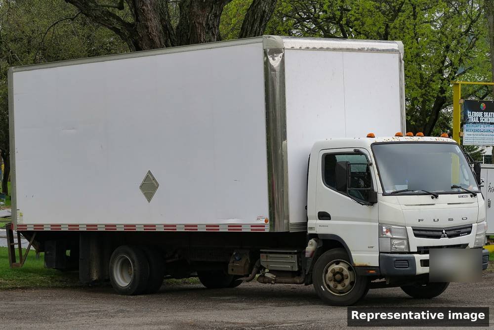 Heavy Duty Box Truck for Sale, Canter 7.2 Ton GVW, Model 2015, Dubai
