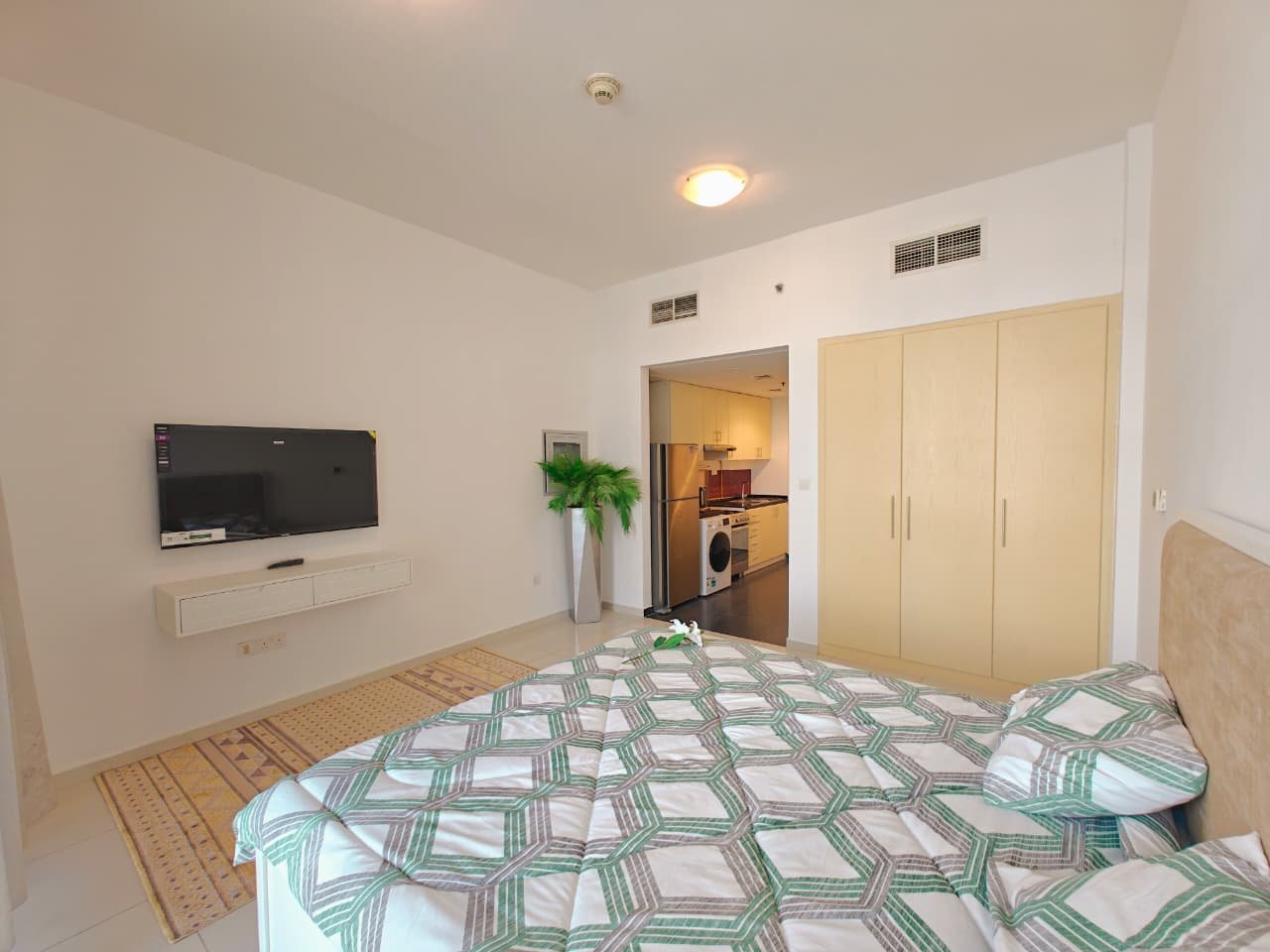 Studio apartment for rent in Damac Hills photo 9