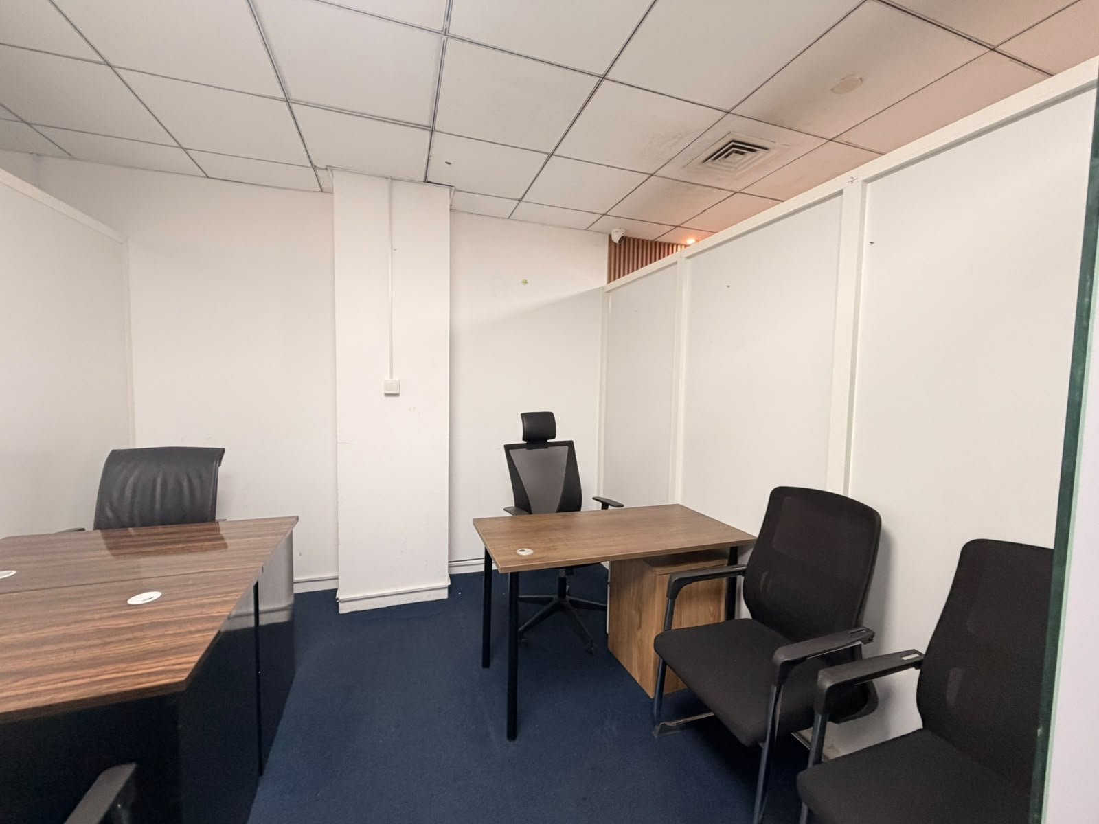 **Prime Commercial Office Space for Rent in Deira, Baniyas Square, Dubai** photo 3