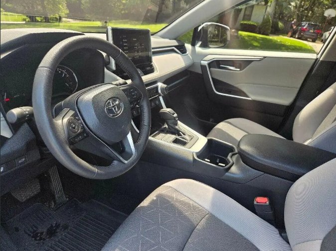 Pre Owned 2025 Toyota RAV4 XLE Full Options photo 2