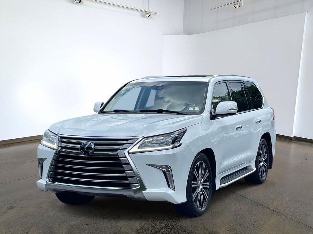 2021 Lexus LX570 photo 3