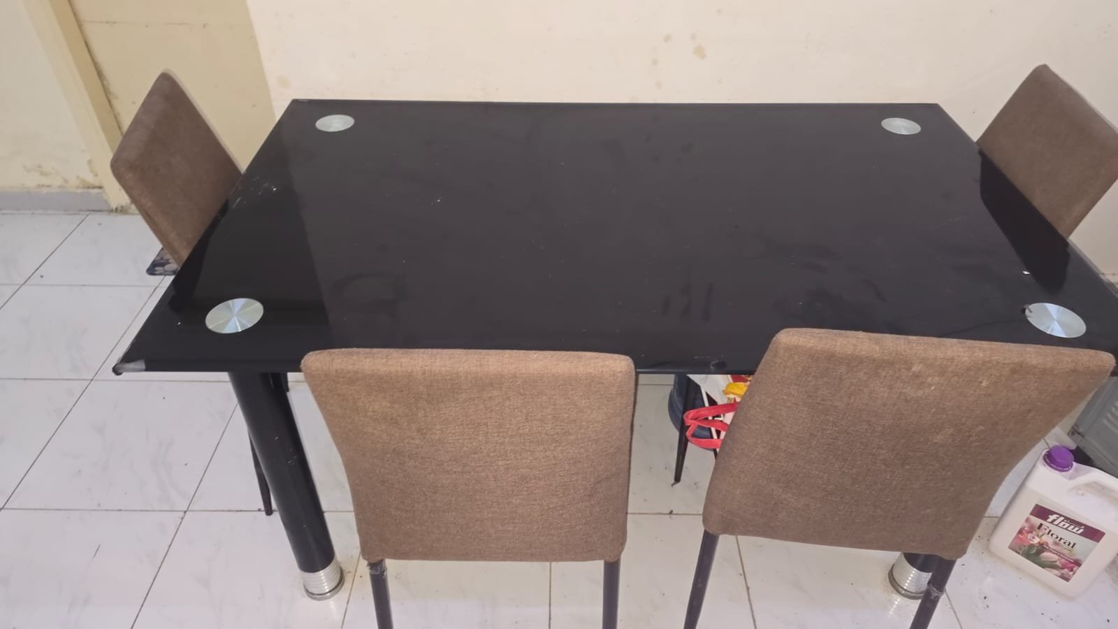 DINNING TABLE WITH 4 CHAIR