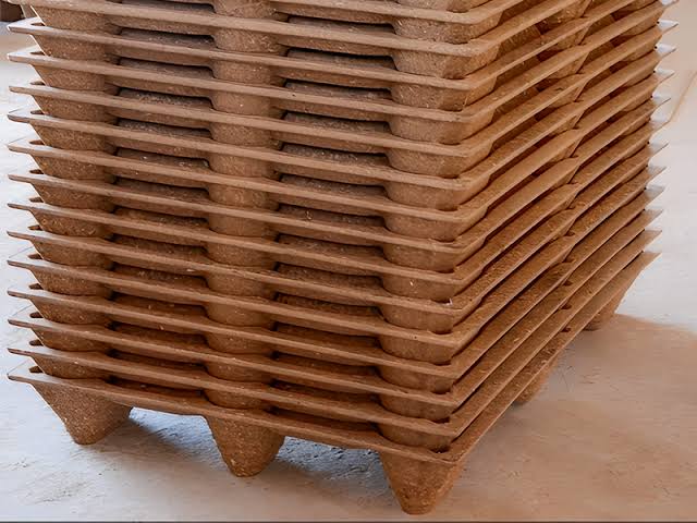 Bulk Stock Clearance Presswood Pallets photo 3