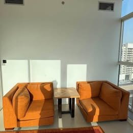 Home Center Sofa In Excellent Condition photo 3
