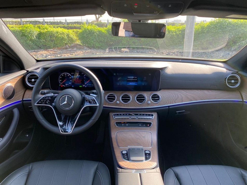 E200-2021- ONLY: 100 KM - NEW GERMANY IMPORT photo 5