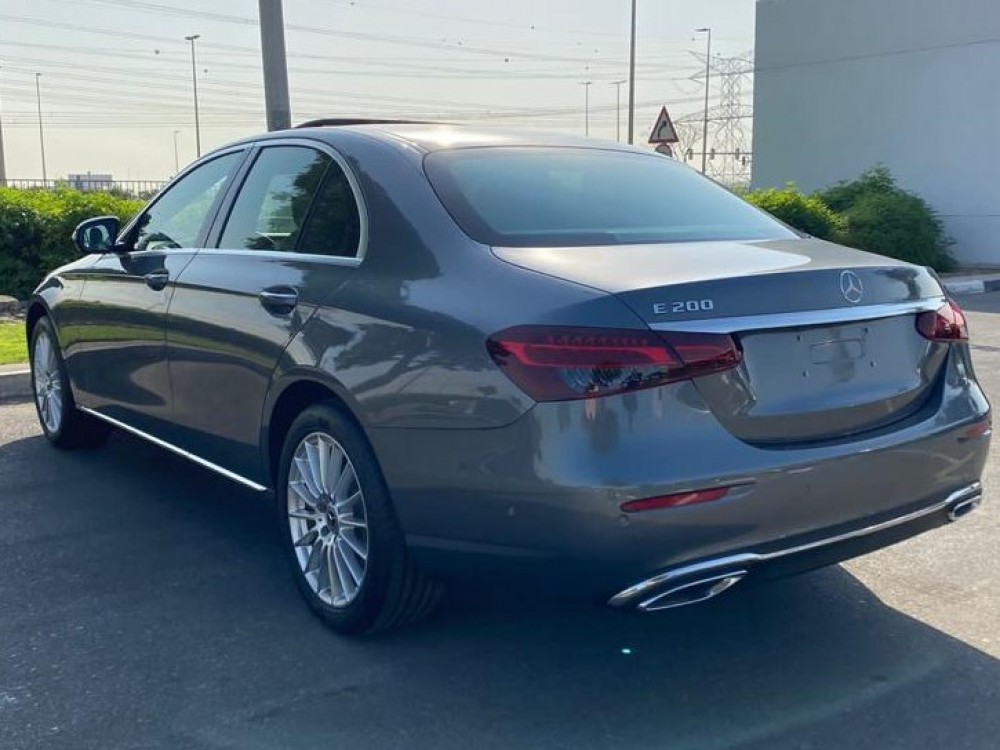 E200-2021- ONLY: 100 KM - NEW GERMANY IMPORT photo 4