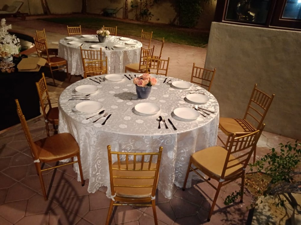 تاجير طاولات زجاجيه, طاولات مضيئه للايجار في دبي. photo 1