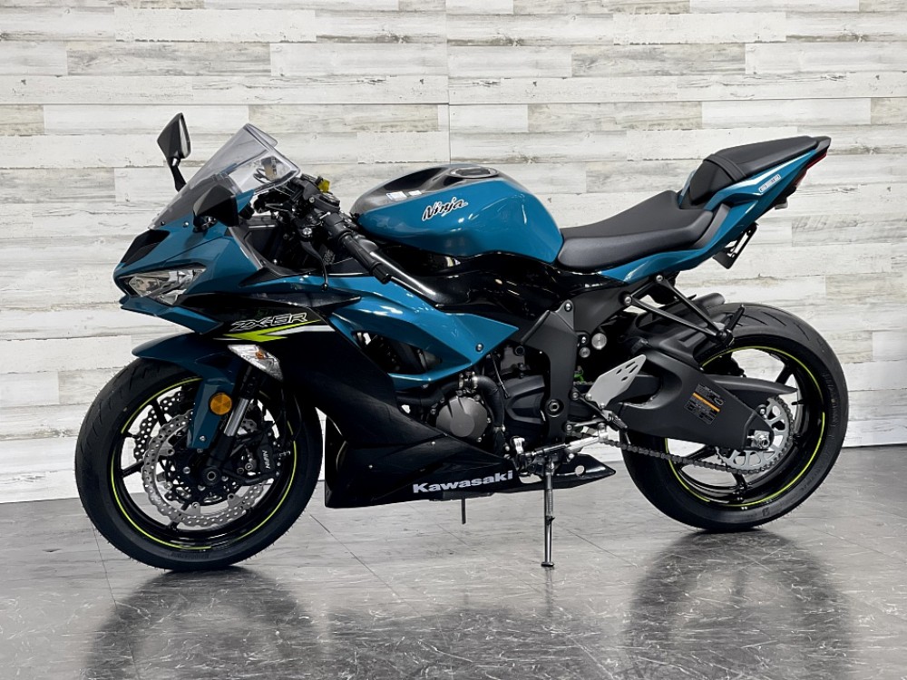 2021 Kawasaki ninja ZX-6R photo 4