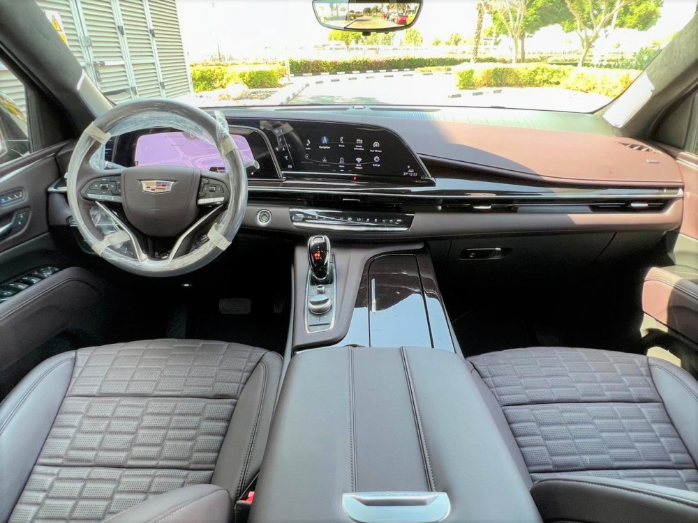 600 - ESCALADE photo 3