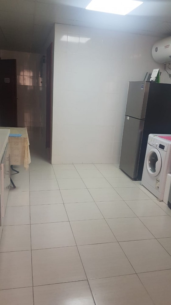 NICE SMALL ROOM AVAILABLE NOW FOR ONLY 1 FILIPINA LADY, ALL INCLUSIVE OF DEWA/WIFI/COOKING GAS FOR AED.1,400 PER MONTH. photo 4